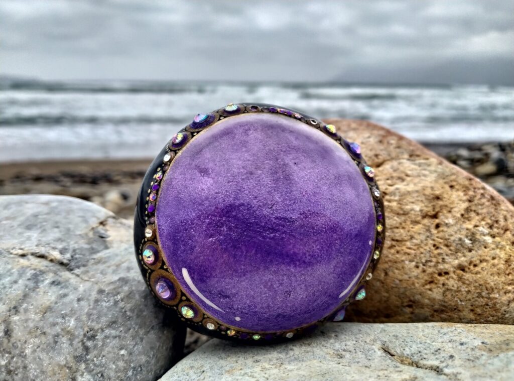 Jewel design handpainted stone for sale